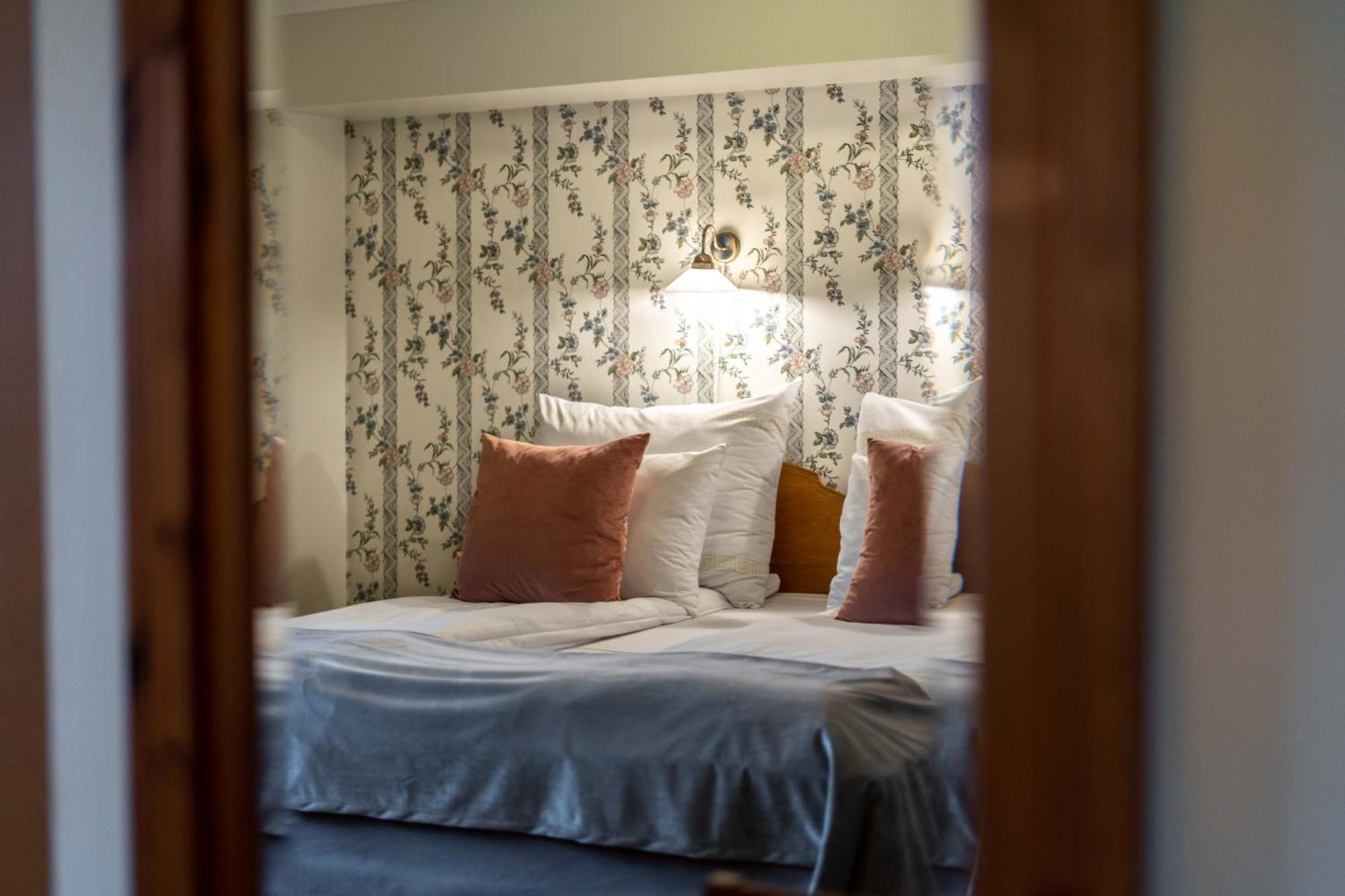 Kronen Gaard Hotel Саннес Екстер'єр фото