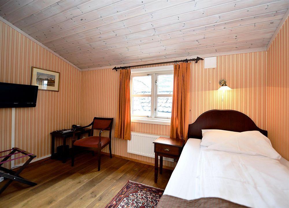 Kronen Gaard Hotel Саннес Екстер'єр фото