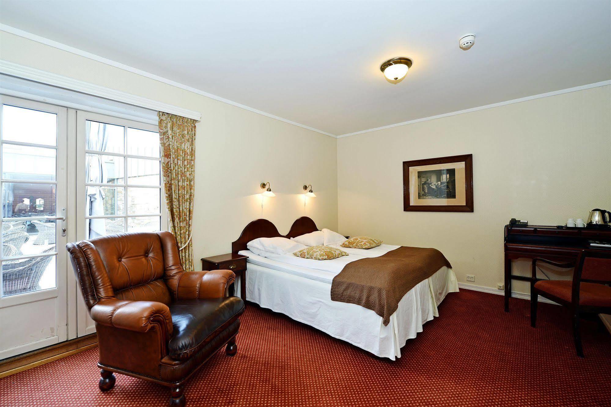 Kronen Gaard Hotel Саннес Екстер'єр фото